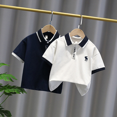 男の子の夏の襟のポロシャツの赤ちゃんの外は半袖のtシャツの子供服の刺繍の上着の子供の夏の服を着ます。