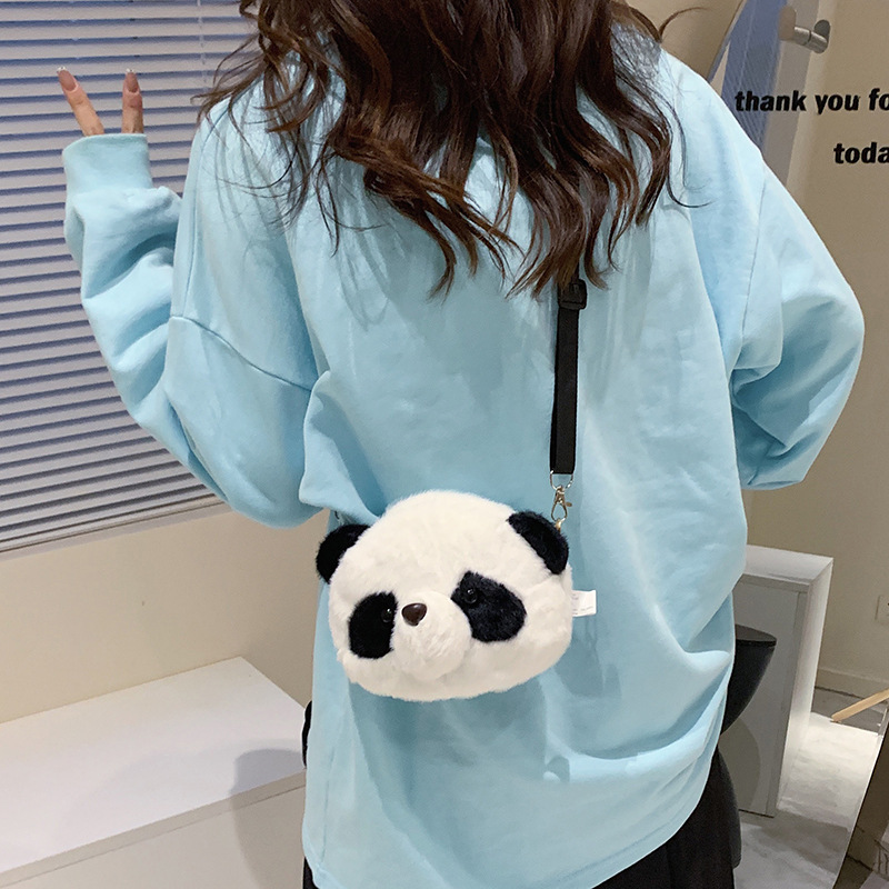 Lindo Bolso pequeño para mujeres 2022 principios de la primavera nueva bolsa de mensajero para niños Panda accesorios de cambio de felpa bolsa de suministro transfronterizo