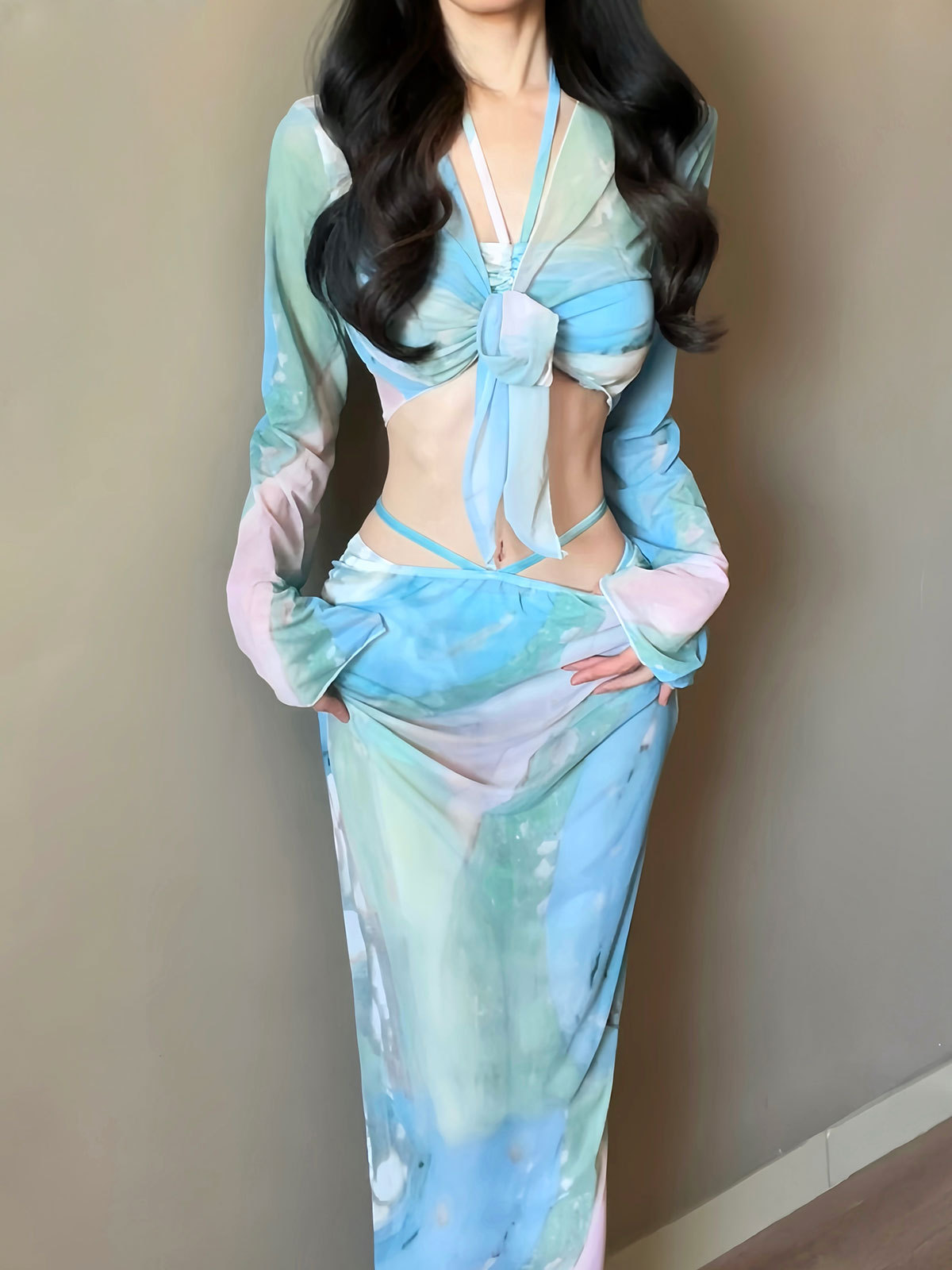 Traje de baño para mujer 2025 nueva falda larga dividida traje de cuatro piezas hermoso y sexy traje de baño bikini de vacaciones estilo chica caliente