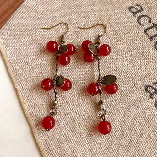Unique Chinese-style red fruit earrings for women, bohemian hook earrings, long, new Chinese style temperament, high-end, retro earrings.