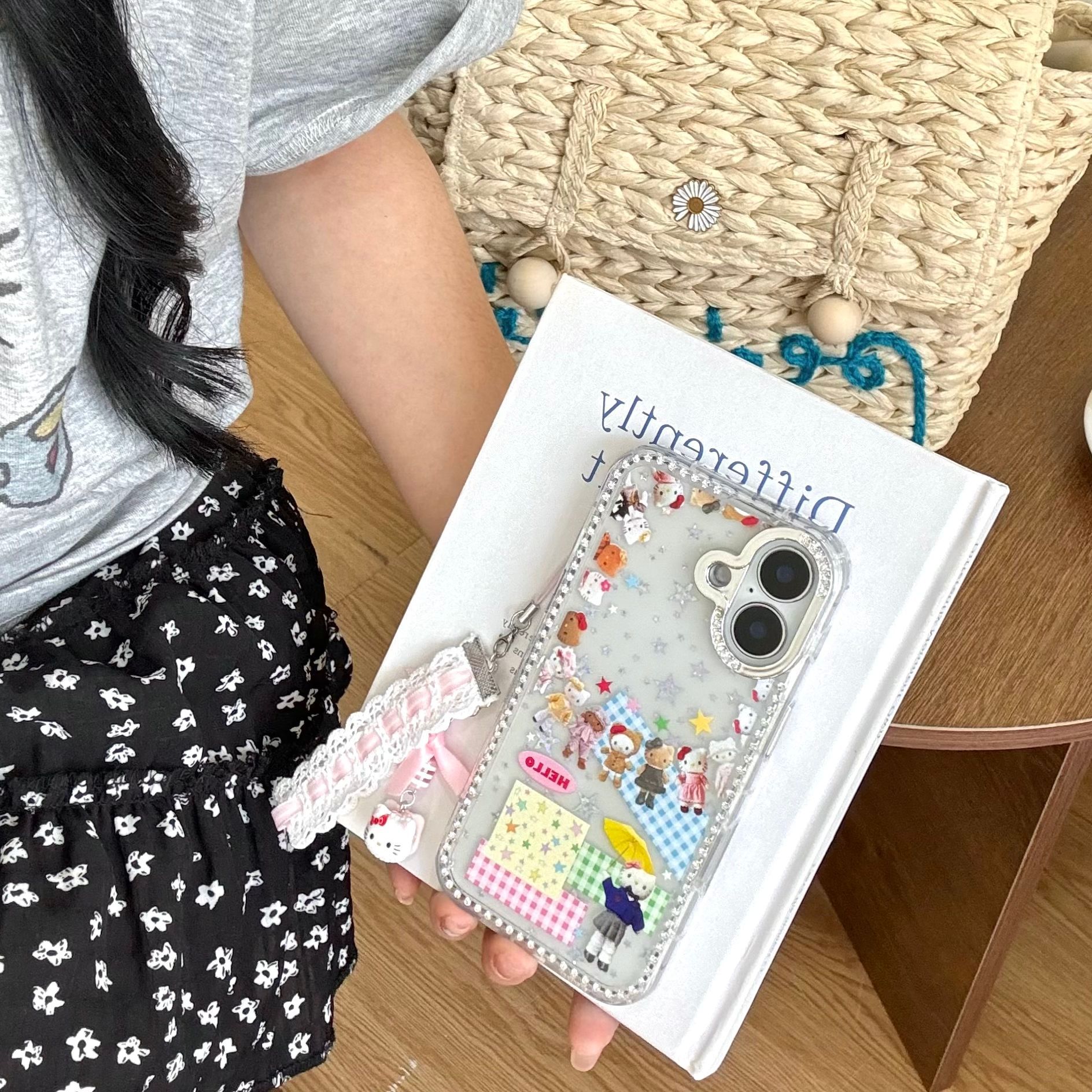 Girl Heart Flash Diamond Star KT Cat Adecuado para Apple 15ProMax Funda para teléfono móvil 16Pro a cuadros 14/13 Mujer 16PM