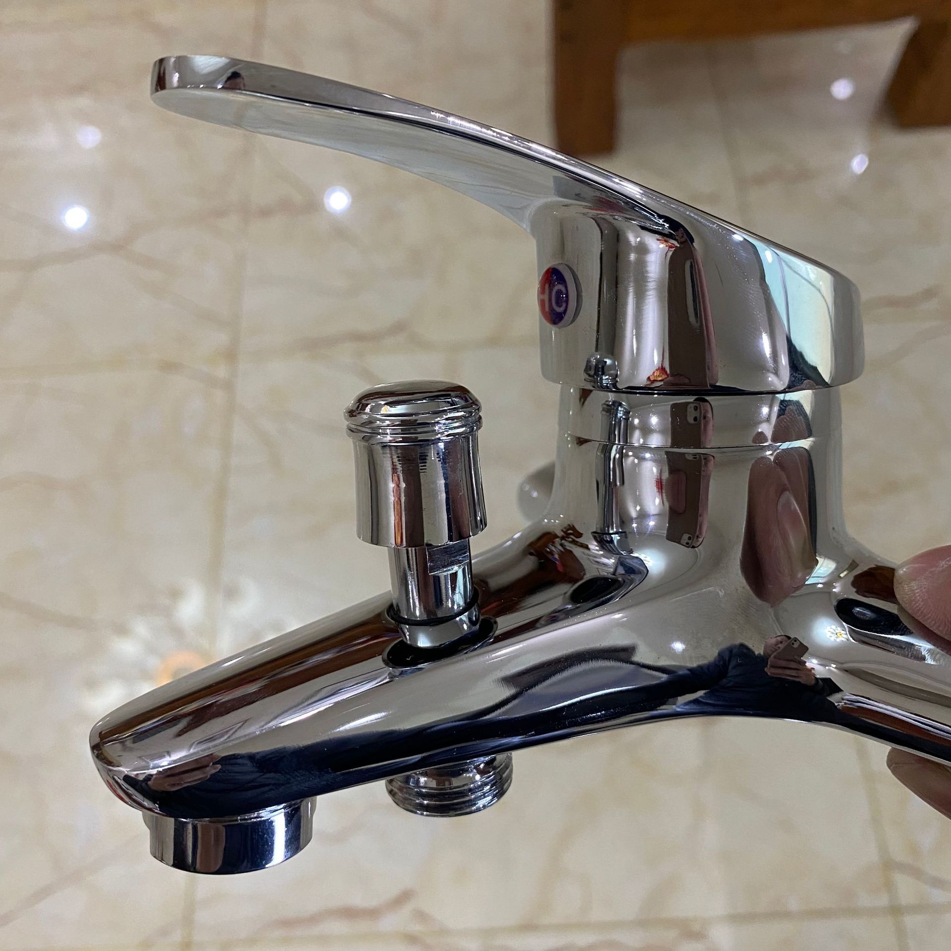Copper main body concealed bathtub faucet mixing valve IELTS three-in-one shower faucet cold and hot bathroom bathroom Item Picture
