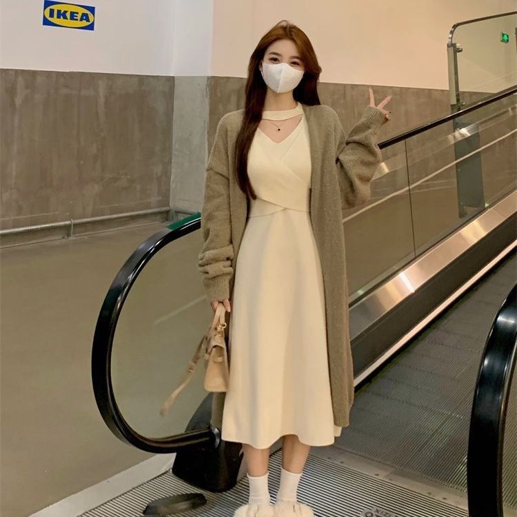 温柔风挂脖针织打底连衣裙子女2025新款秋冬气质显瘦内搭a字长裙|undefined