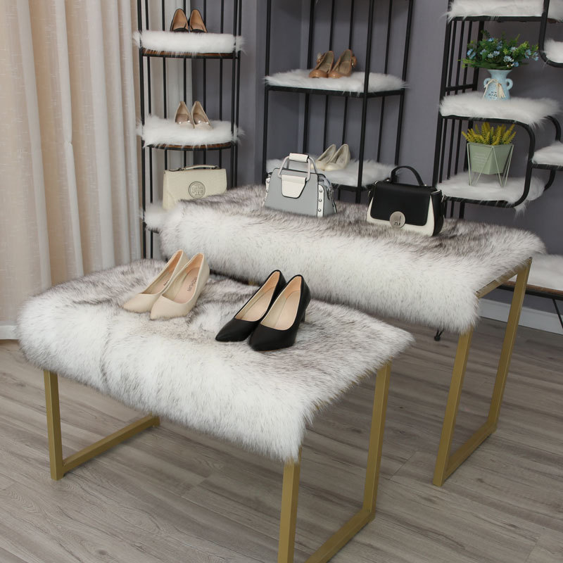 흰색 회색 팁 색상