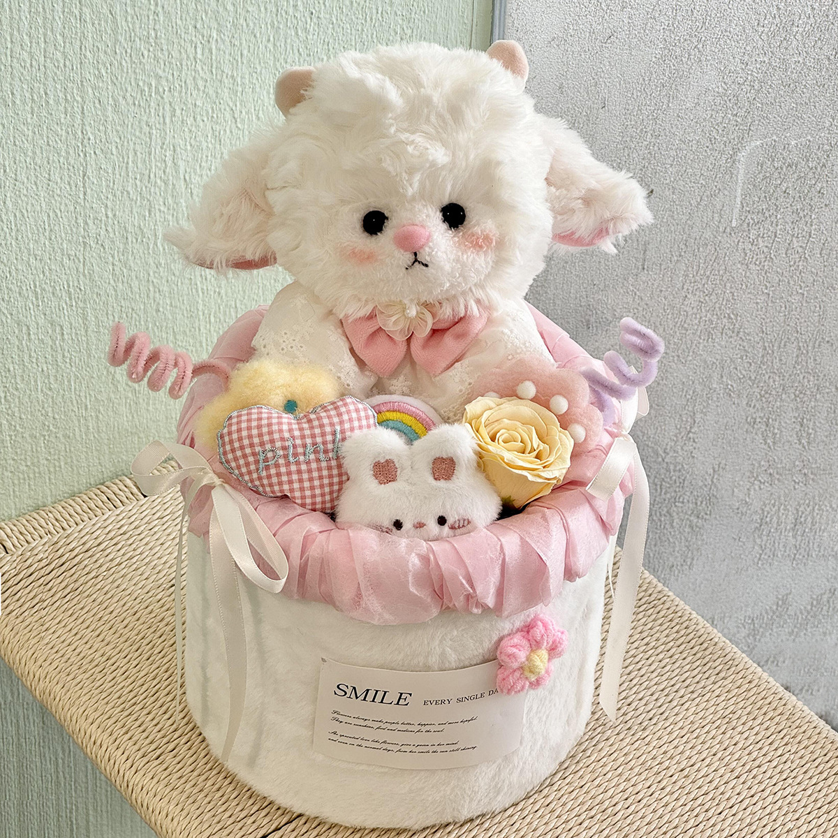 Lamb doll hug bucket [gift bag + lamp + greeting card]