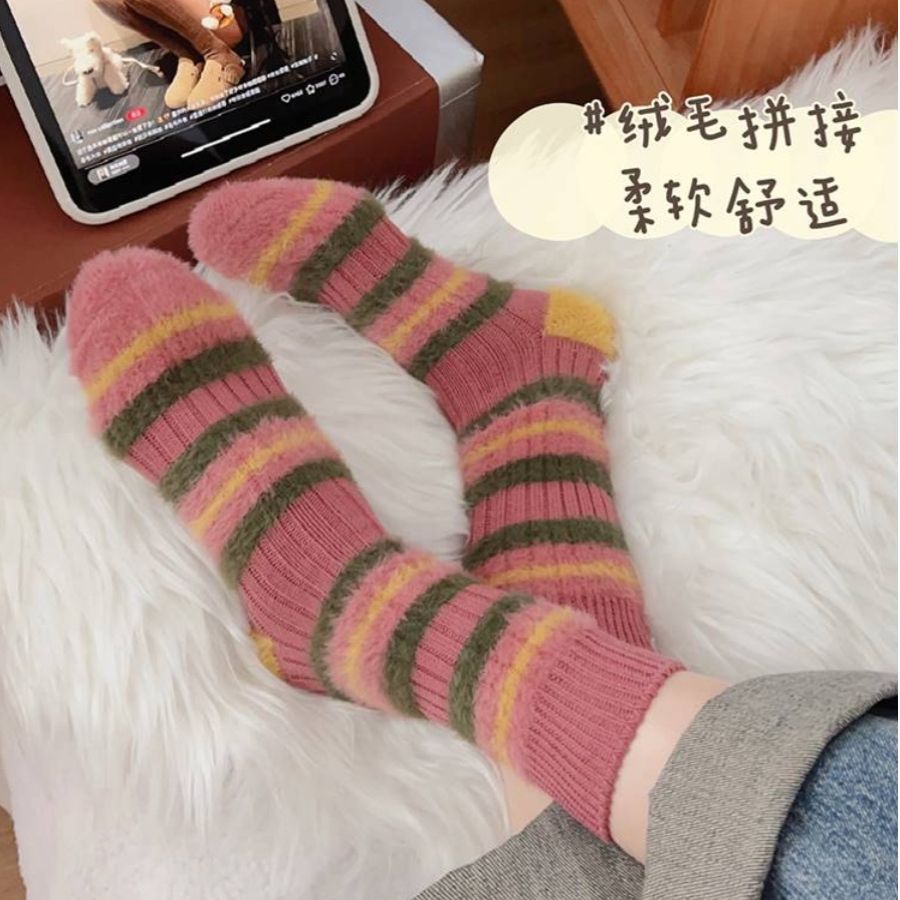 Color-Blocked Socks for Women, Mid-Calf Socks for Autumn and Winter, Fleece-Lined and Thickened for Warmth, Floor Socks, Retro Thick-Line Couple's Winter Long Socks
