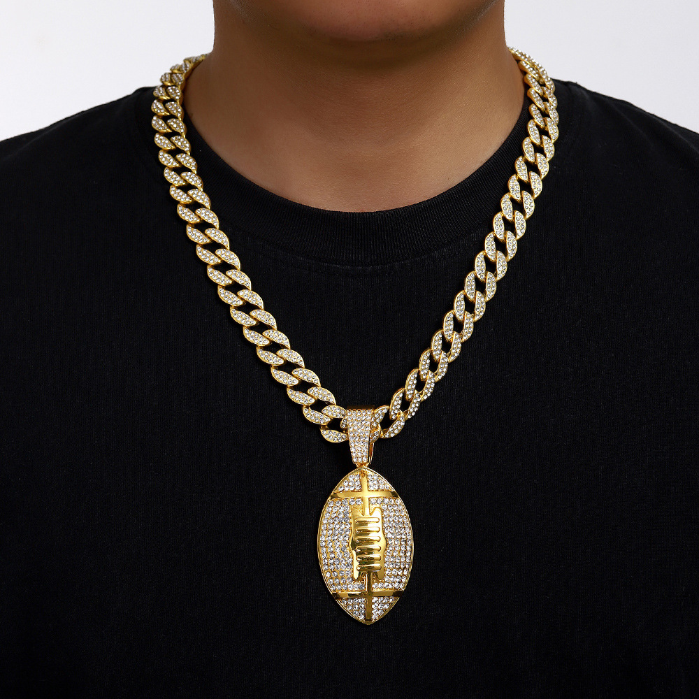 Original nuevo Super Bowl fútbol americano hip hop viento colgante cadena de diamantes Europa y América hip hop joyería de aleación popular