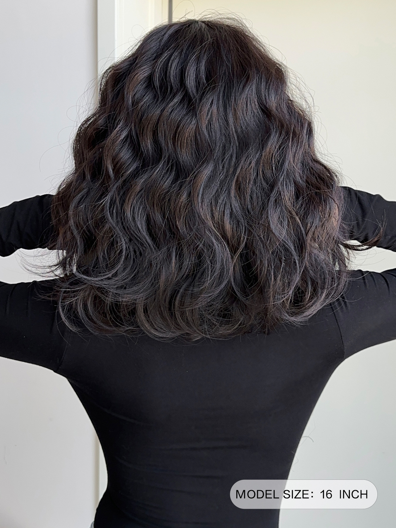 Unisex mittellanges lockiges Haar, kurzes Haar, Bob, Mittelscheitel, altersreduzierendes Chemiefaser-Hochtemperatur-Seidenperückenset_voghion.com