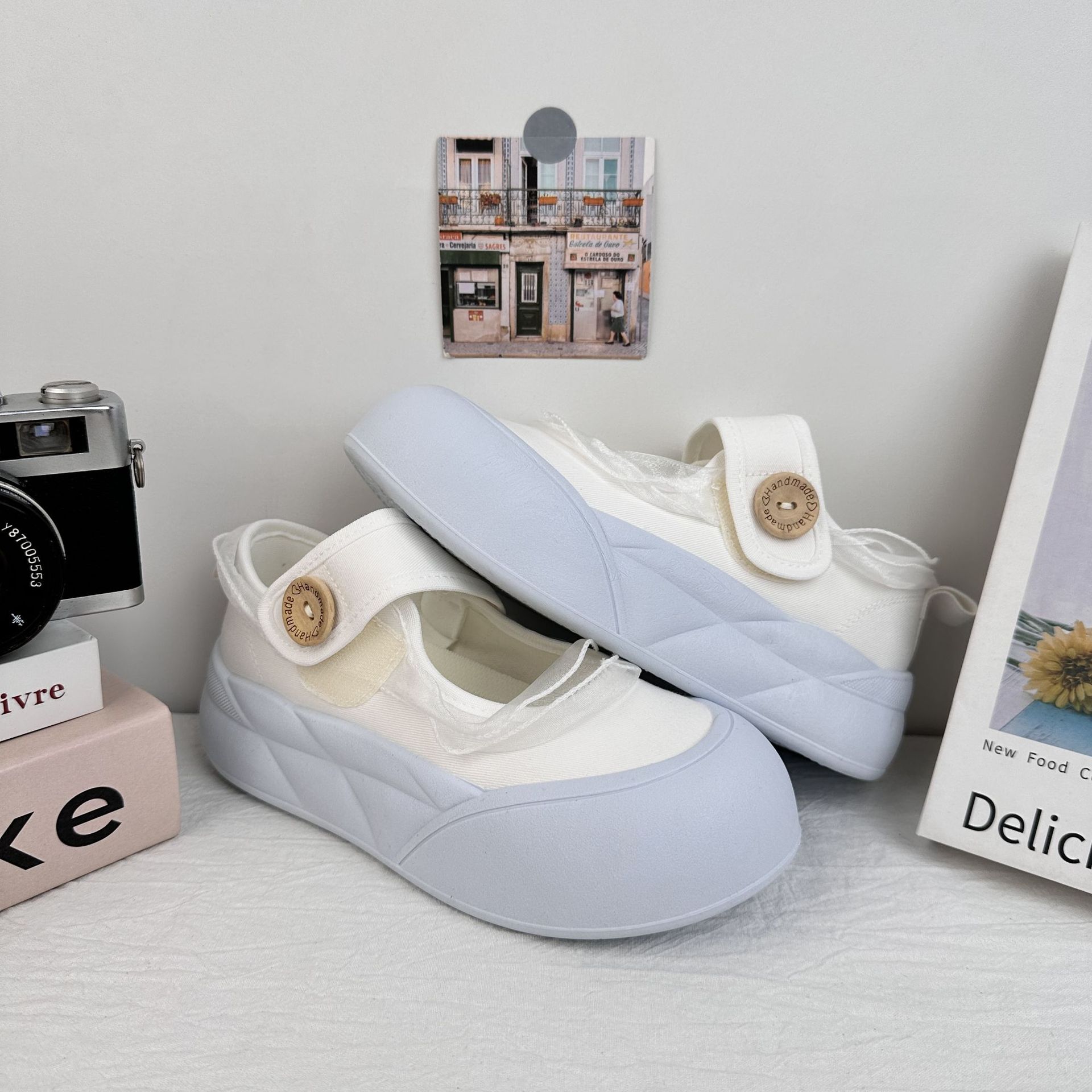 Yuanbo Mary Jane Shoes Mujer 2025 Nuevo estilo caliente Verano con falda Zapatos de boca baja Zapatos de velcro