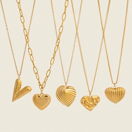 项链;耳钉;戒指