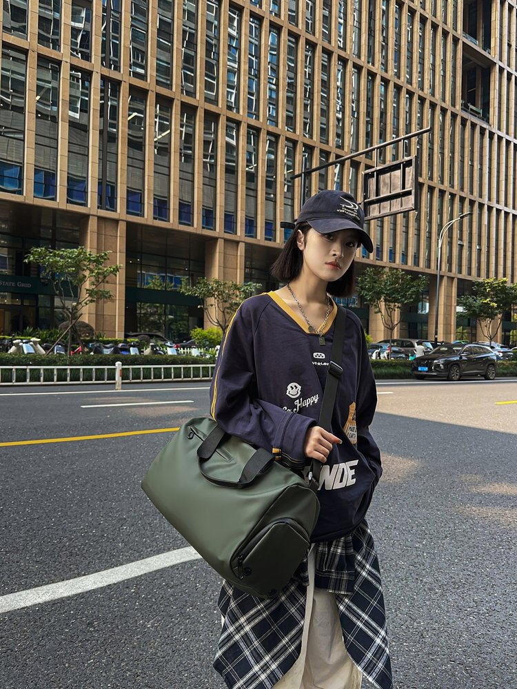 2024101714327662774679w1280h1707_750x750