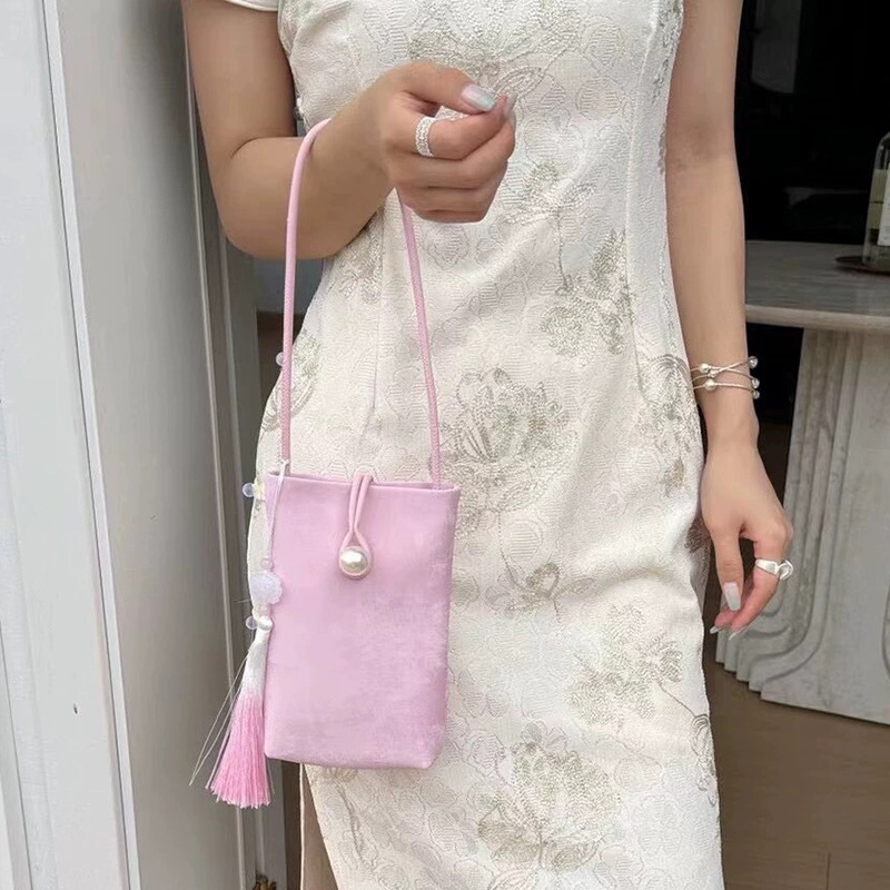 Modern Chinese Style Phone Bag 2024 Spring New Fashion Niche Design High-end Crossbody Tassel Bag