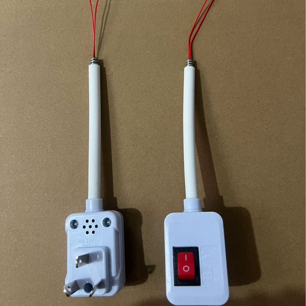 Популярные аксессуары для вентиляторов: универсальная основа для лампы, полуфабрикат с тремя штекерами и выключателем для вентилятора.