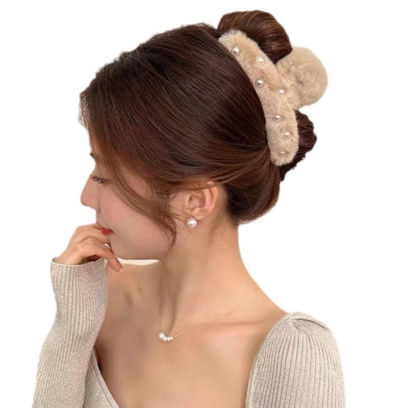 かわいい真珠のぬいぐるみのクリップの後頭部の秋冬の髪飾りのカードの甘い髪は大きいサイズのサメのクリップの少女のクリップをつかみます。