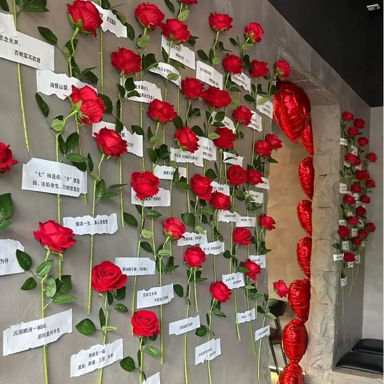 咖啡厅情人节氛围布置仿真绒布玫瑰花拍照打卡玫瑰花墙落地悬挂