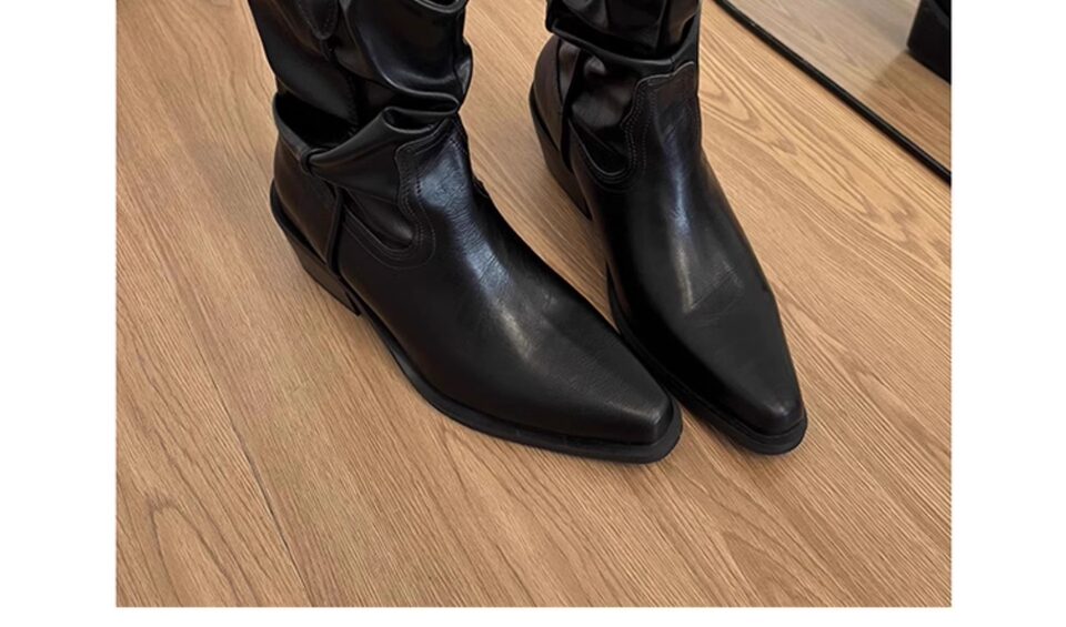 Bốt ngắn nữ mũi nhọn gót vừa 3–5 cm bằng da bò, kiểu bốt cao bồi — Màu đen, còn hàng, Đốm màu cà phê, Đốm mờ kaki, Đốm đen mờ chi tiết 7