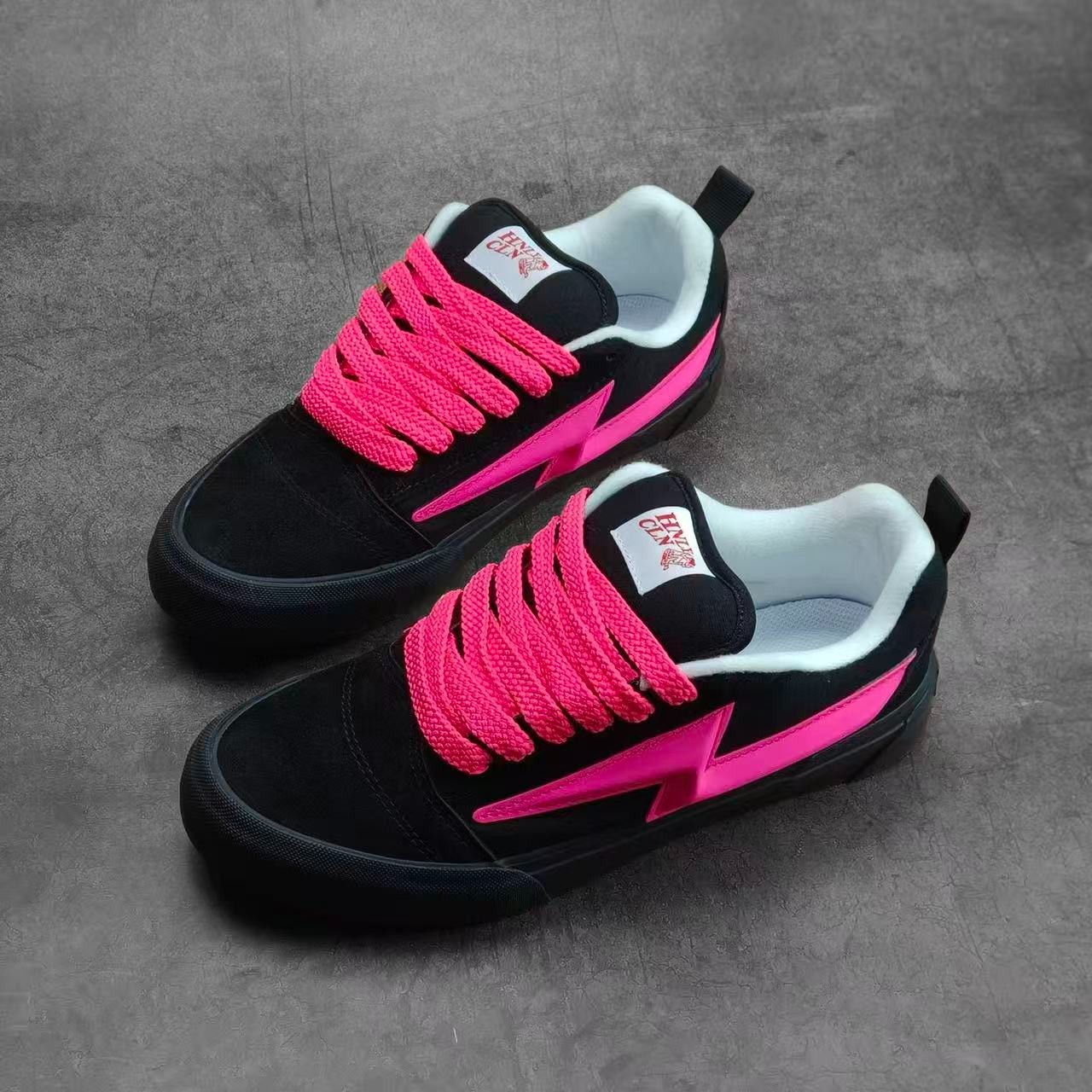 Negro rosa rosa rosa personalidad baja zapatos de skate americano callejero zapatos relámpago zapatos de pan de grasa zapatos casuales de moda para parejas image 3