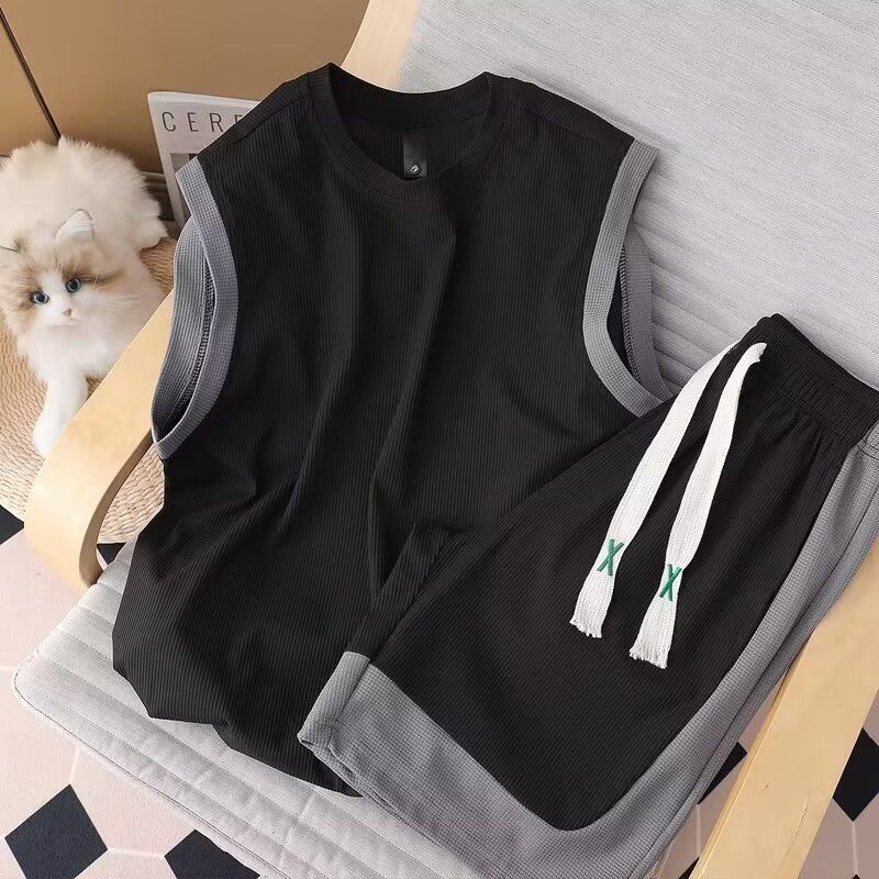 Casual sports suit for men in summer, cool and stylish outfit for boys, men's two-piece set of casual shorts and vest