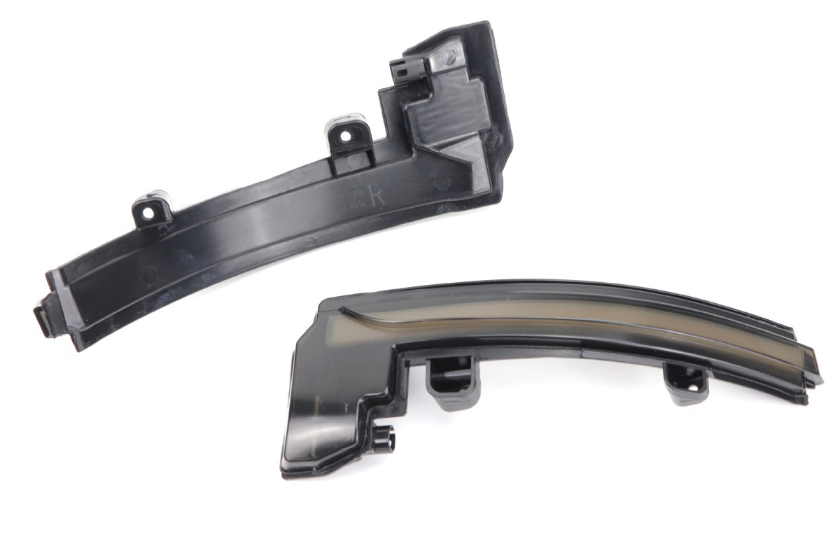 Suitable for Land Rover Range Rover Evoque Lr4 Dynamic Led Reversing Yellow Light Flowing Water Rearview Mirror Turn Signal Indicator