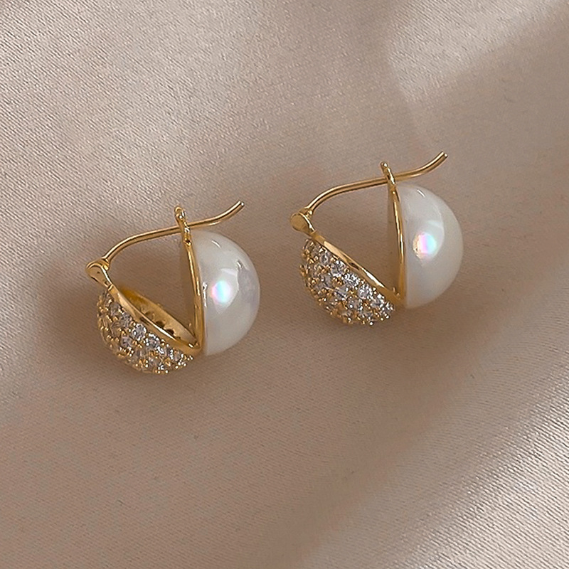 Moda perla ZIRCON redondo geométrico oído hebilla pendientes real chapado en oro europeo y americano ins temperamento personalidad pendientes de alta gama
