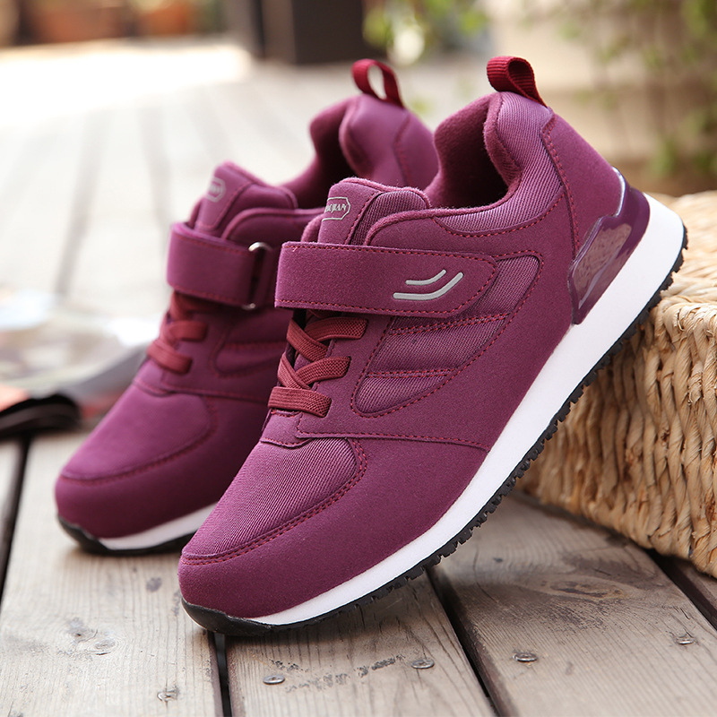 Zapatos para hombres y mujeres 2025 nuevos zapatos deportivos para mujeres de mediana edad y ancianos zapatos para caminar zapatos de velcro para ancianos zapatos para madres
