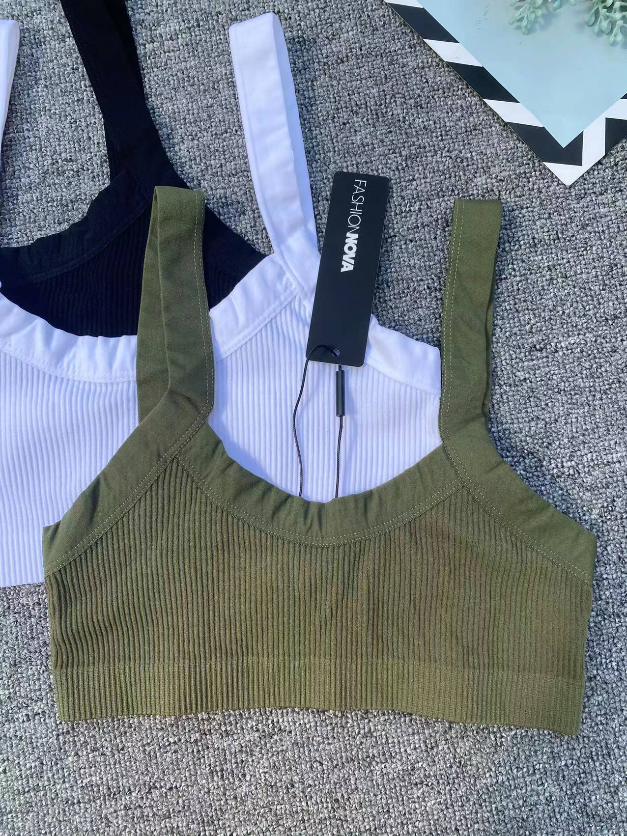 Nueva alta elasticidad de alta calidad belleza sin costuras espalda mujeres chaleco inalámbrico yoga sujetador ropa interior deportiva al por mayor