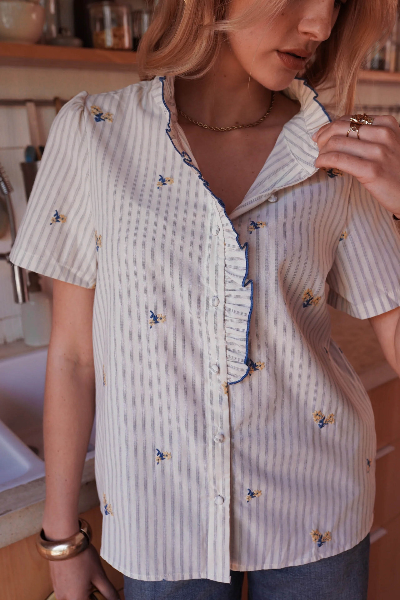 Europa y América comercio exterior de mujeres camisa a rayas de estilo francés de verano nuevo cordón de hormigueo collar camisa de manga corta image 7