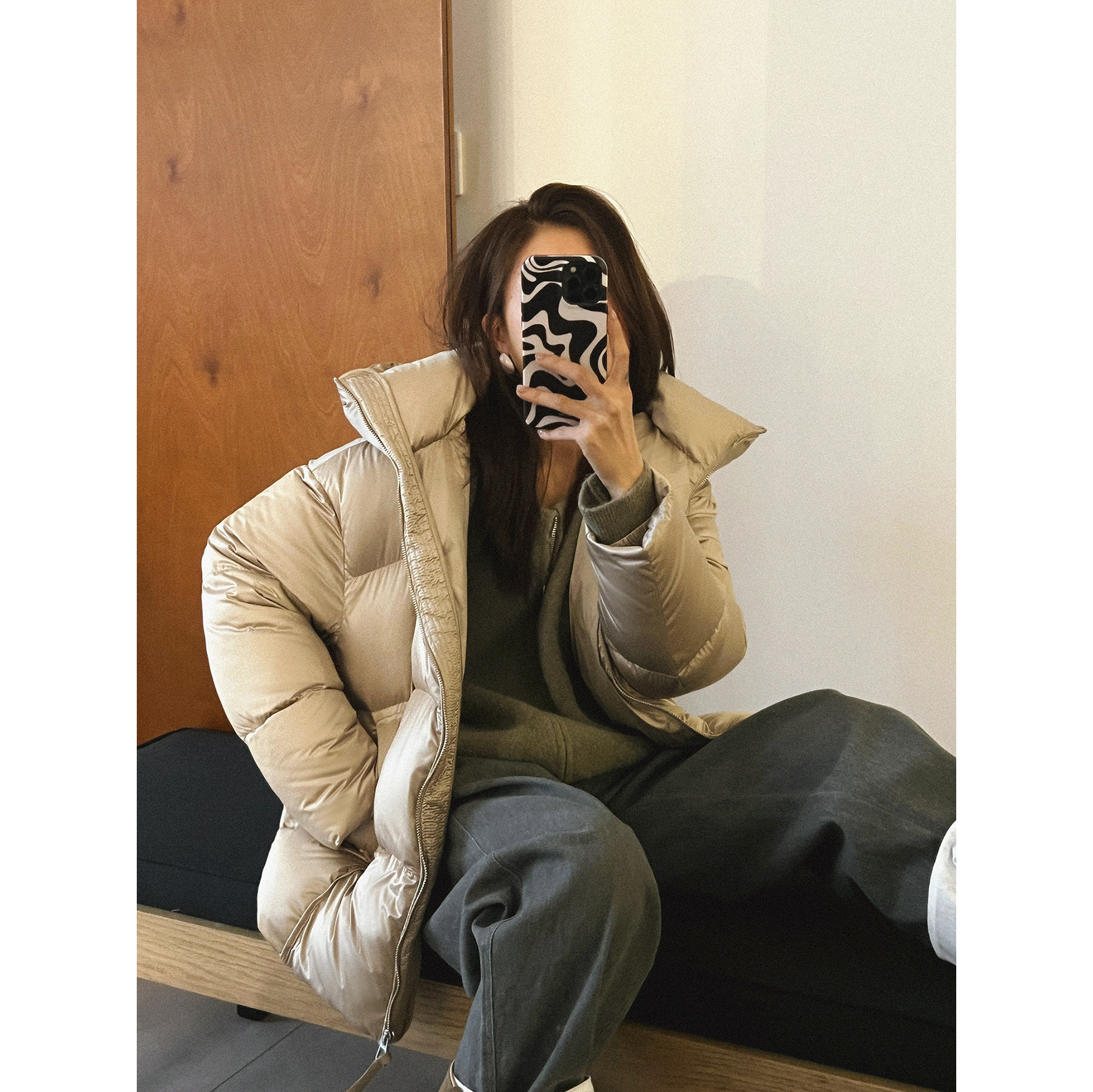 Soft Satin 90 White Duck down Winter Women's Glossy Long-Sleeved Hooded down Jacket