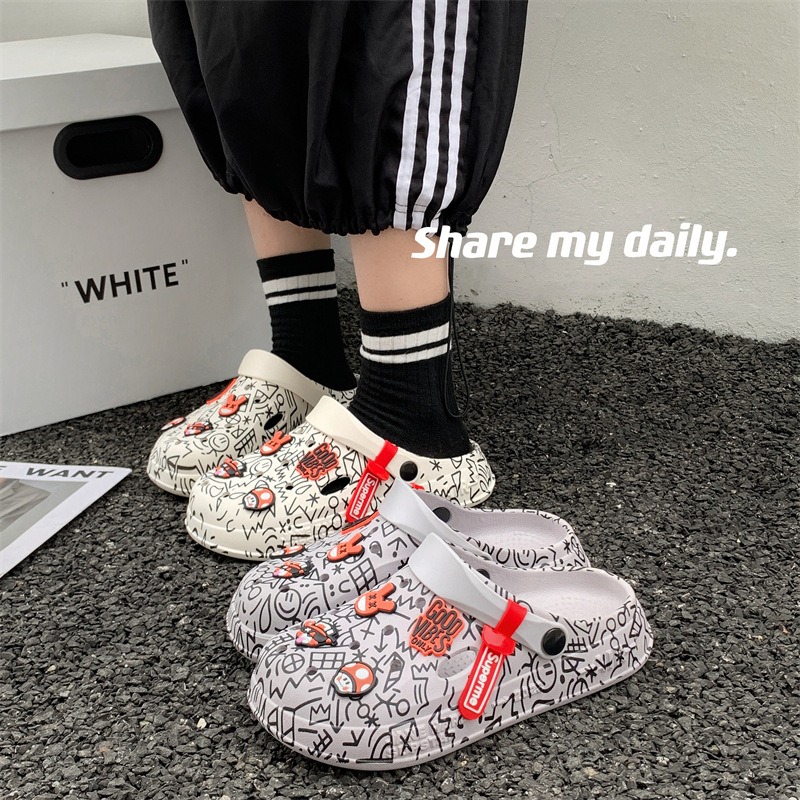 Agujero zapatos de los hombres de moda Zapatillas al aire libre personalizado hogar antideslizante 2024 nuevo verano nuevas sandalias de playa