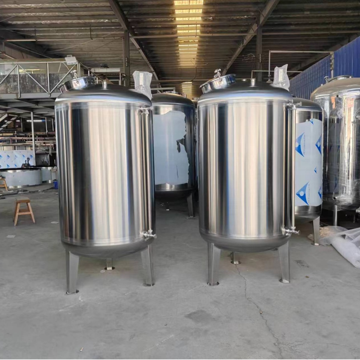 厂家304不锈钢水箱储水罐液体储运罐封头水箱锥形水箱方形水箱1吨