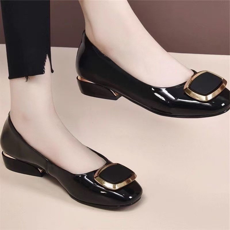 2026 verano antideslizante con suela suave y superficial zapatos de mujer primavera y verano nuevos zapatos de trabajo transpirables zapatos diarios de mujer