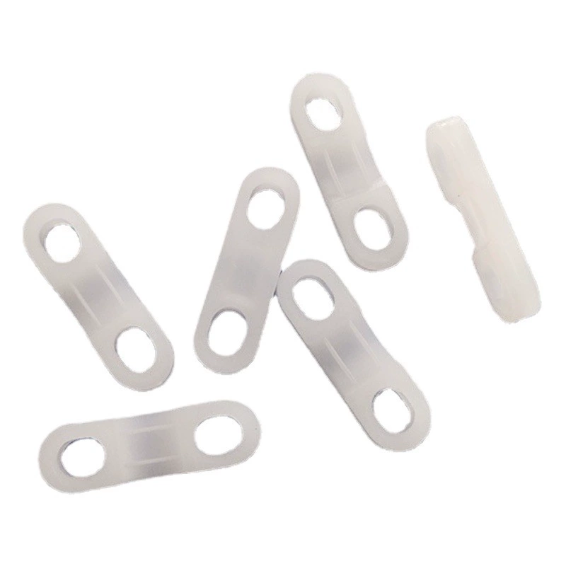 Пластиковые стандартные детали Longsan Заводская поставка Расстояние между отверстиями 14 мм Филе Пластиковая плоская пресс-пластина Пряжка с одним словом Черно-белая