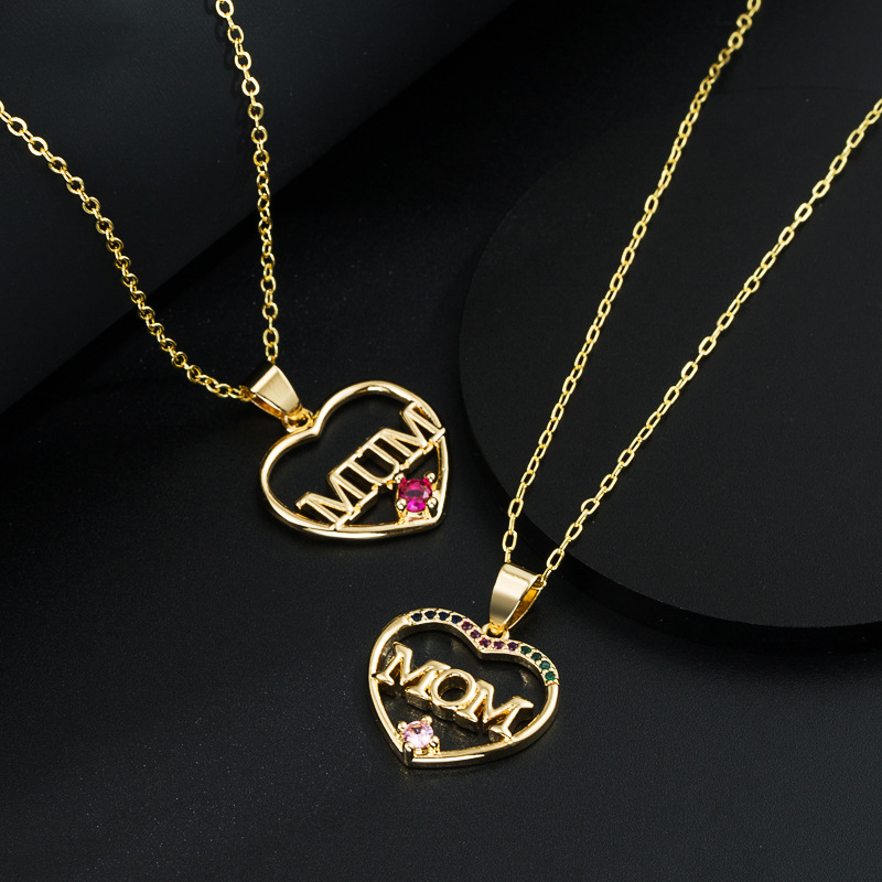 Simple Heart-shaped Letter Mom Pendant Copper Gold-plated Inlaid Zircon Necklace display picture 3