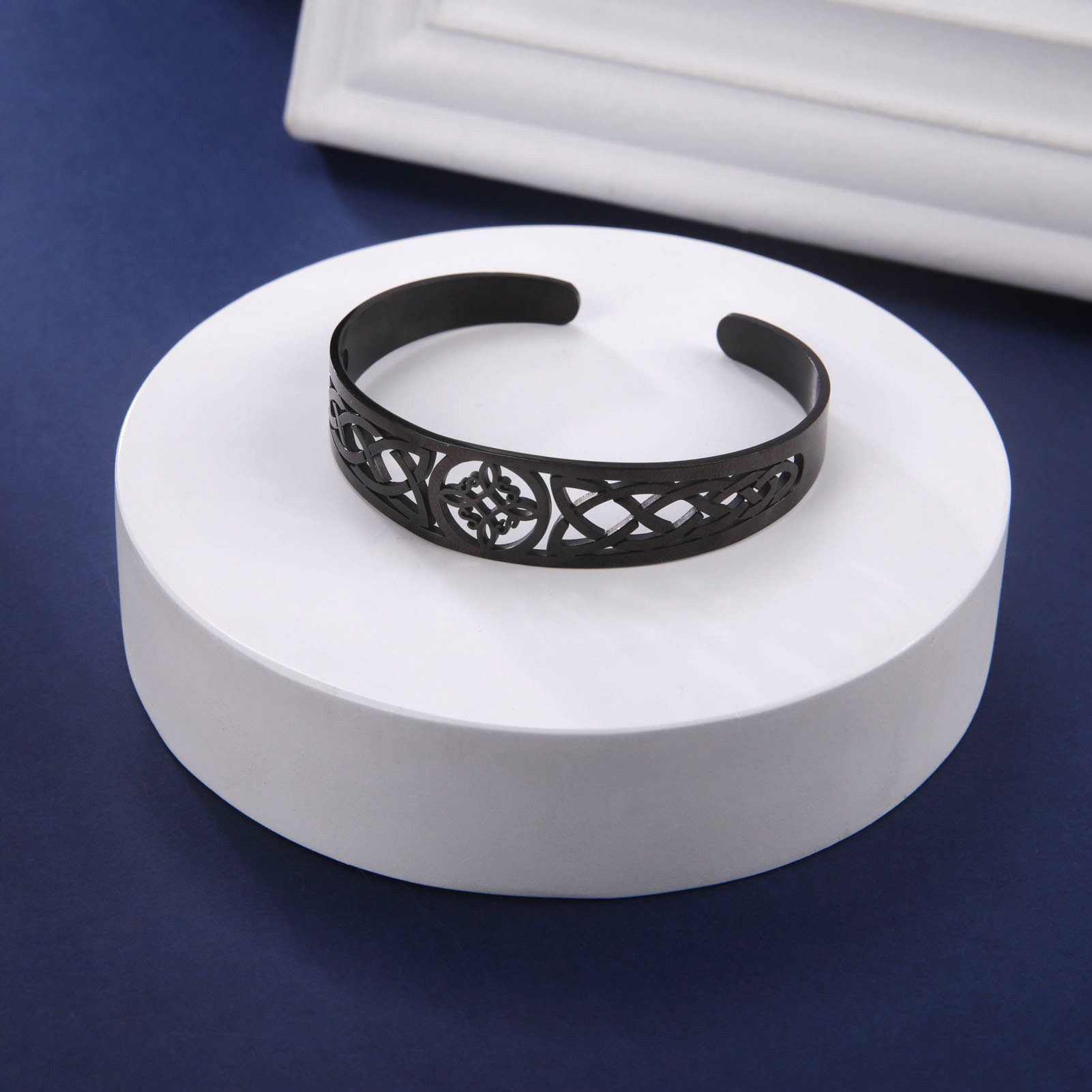 Men's Gender Hip-Hop Retro Witches Knot 304 Stainless Steel Plating Men's Bangle Men Cuff & Bangle