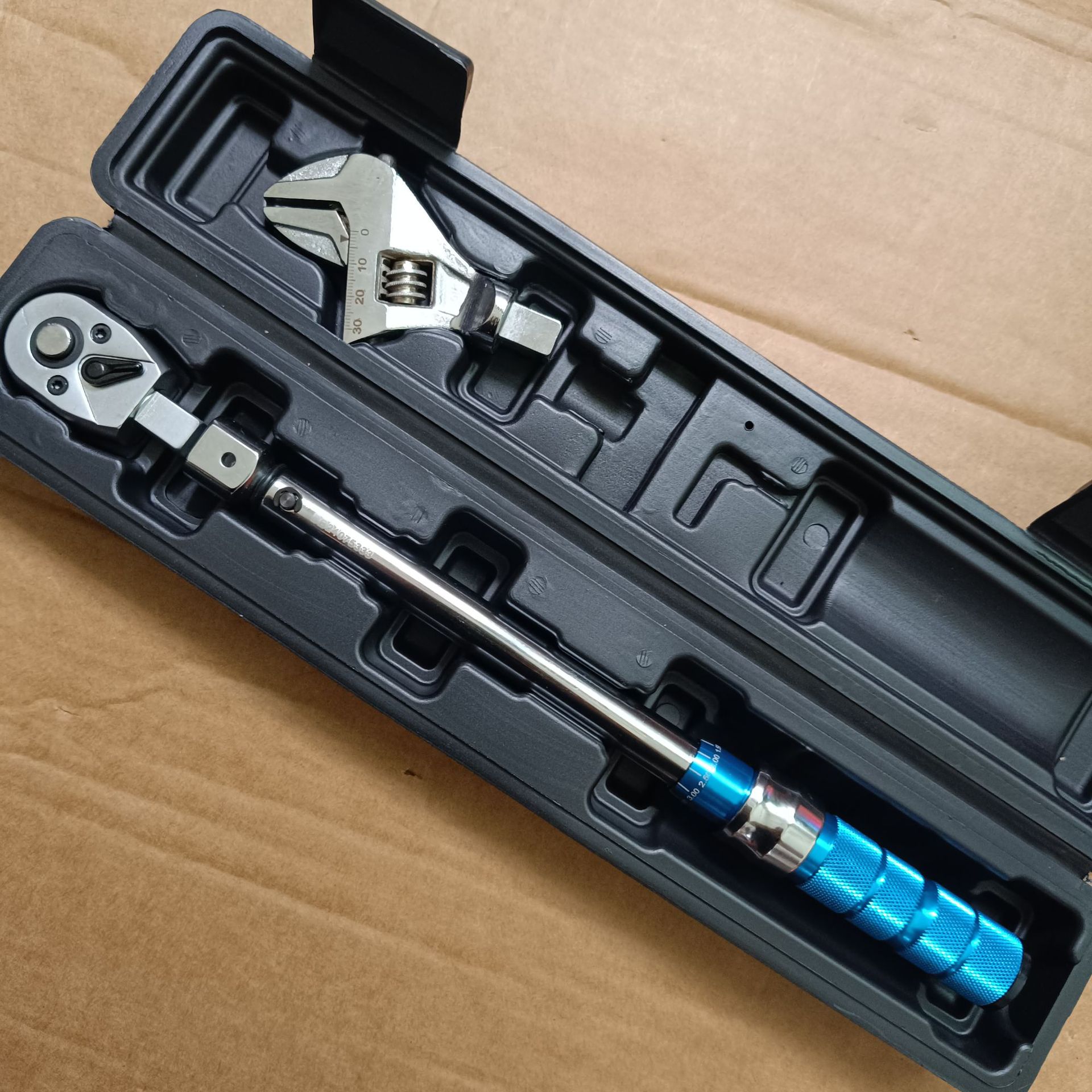 厂家直销棘轮扭力方孔扳手各款件套装活动头维修汽车工具箱多功能