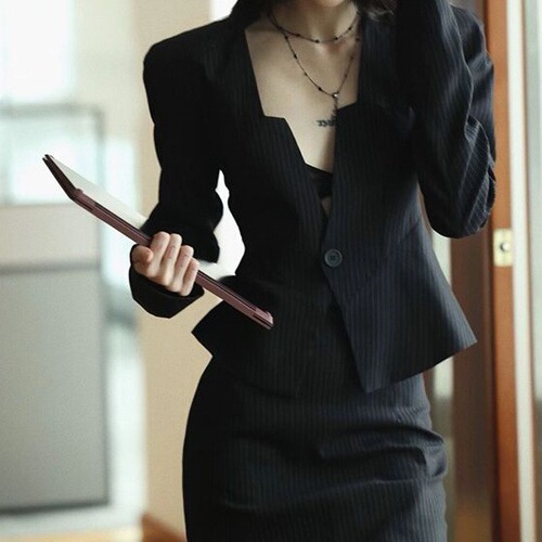 French niche casual professional black striped small suit high-end royal sister workplace sexy suit coat short skirt