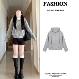 其他短外套;连衣裙;女式T恤