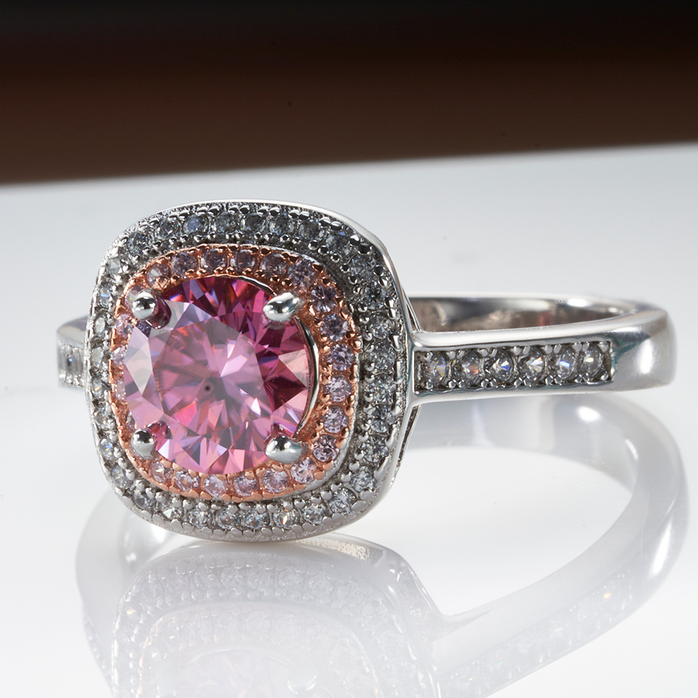 Un anillo de plata de 925 anillo de mujer chapado en platino PT950 1 quilates anillo de piedra de moissanita anillo de moda