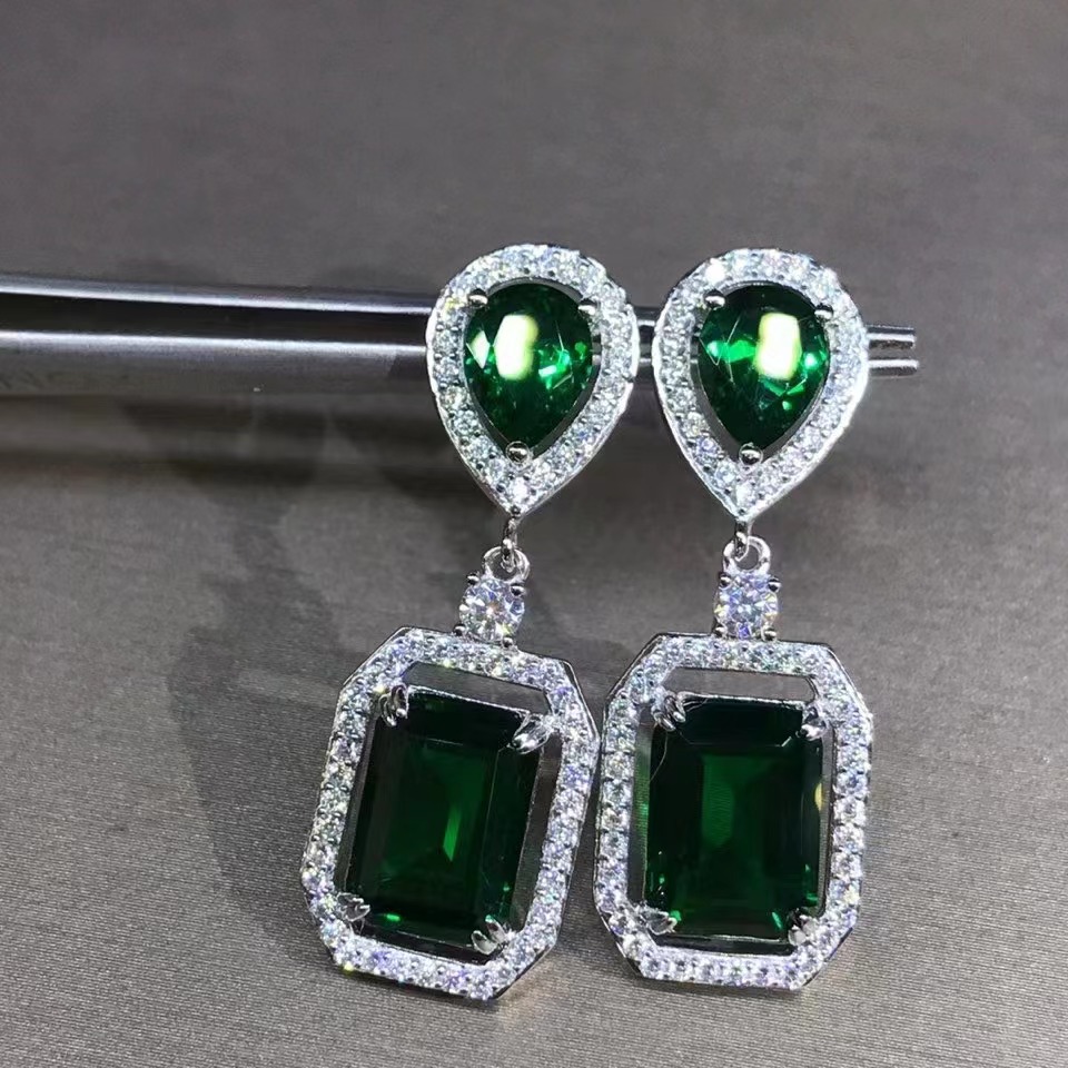 Plata de ley gruesa Chapado en platino con incrustaciones de diamantes importados de alto carbono 4 quilates VVS grado D color pendientes de diamantes de alto carbono