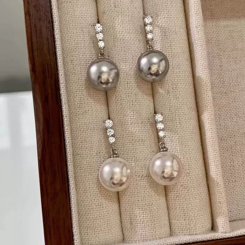 Серебряные серьги-капли с zirconia кисточками белые или серые 18K чистоты, лёгкая роскошь и простая элегантность
