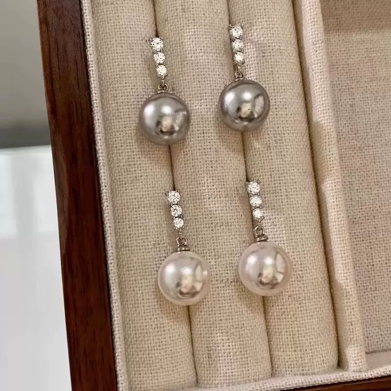Серебряные серьги-капли с zirconia кисточками белые или серые 18K чистоты, лёгкая роскошь и простая элегантность