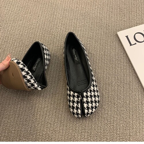 Flat French Retro Pig's Trotter Toe Single Shoes for Women,  New Style, Versatile Soft Sole Bean Pod Shoes