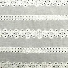 打孔绣花面料 镂空刺绣面料 9088全棉大机绣花布 厂家供应