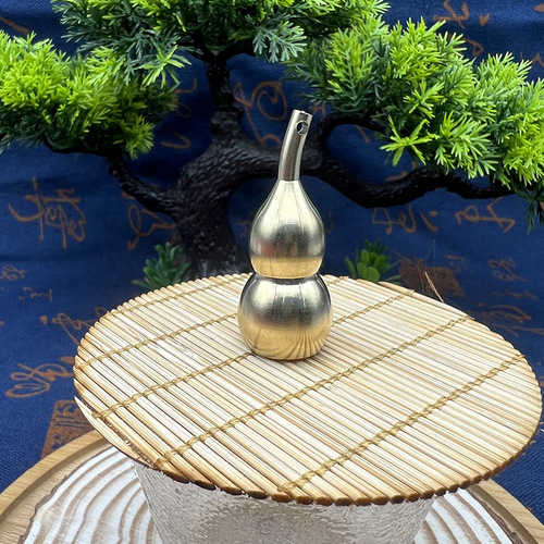 The lower opening brass gourd can be used to hold Zhusha DIY accessories, keychain accessories, scenic spots, small gifts, copper gourds