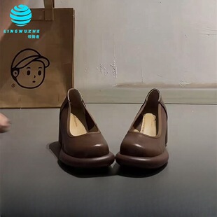 �͹Ŵָ��߸�ЬŮ2025�¿�ﲻ���_���һ�_�Ŭ�����СƤЬ