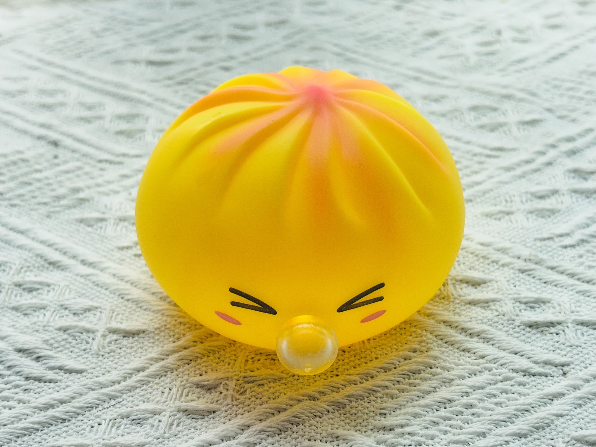 Amazon nuevo tipo transfronterizo de espuma simulación de bolos de bolos de pellizco, bolos de impresión de emoticon de vapor grande, bolos de pellizco