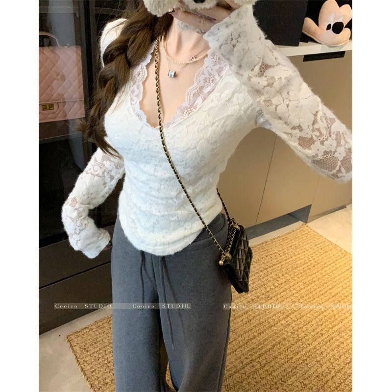 Pure Desire Lace V-Neck Sexy Slim-Fit Versatile T-Shirt for Women, Autumn and Winter Fleece-Lined Base Layer Top, Trendy