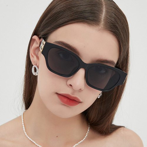 B European and American Style Triangle Cat Eye Sunglasses 23 New Trendy Concave Shaped Fashion Street Snapshot Sunglasses Women's Instagram Sun Glasses