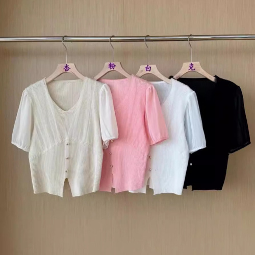 Summer-style, Thin, Patchwork Mesh Gauze Bubble-Sleeve Knit Top for Women – V-Neck, Slimming, Figure-flattering, Youthful Look, Perfect as a Blouse