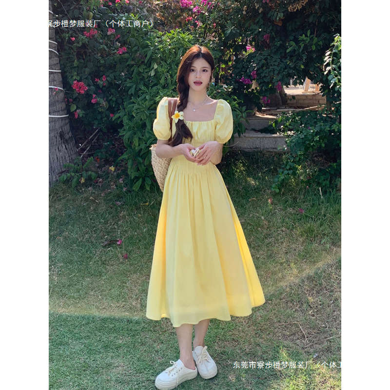 Resort Style Yellow Square-Neck Puff-Sleeve Dress for Women, Summer 2025 New Style, Waist-Cinching, Slimming, Elegant A-Line Long Dress Resort Style Yellow Square-Neck Puff-Sleeve Dress for Women, Summer 2025 New Style, Waist-Cinching, Slimming, Elegant A-Line Long Dress